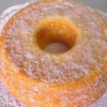 Aprenda a fazer um delicioso bolo de coco e iogurte. Uma receita simples e saborosa para desfrutar a qualquer momento.