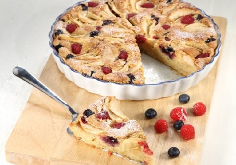 Tarte de maçã com frutos vermelhos