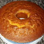 Bolo de Iogurte de Coco que é super rapido de fazer e cheio de sabor…