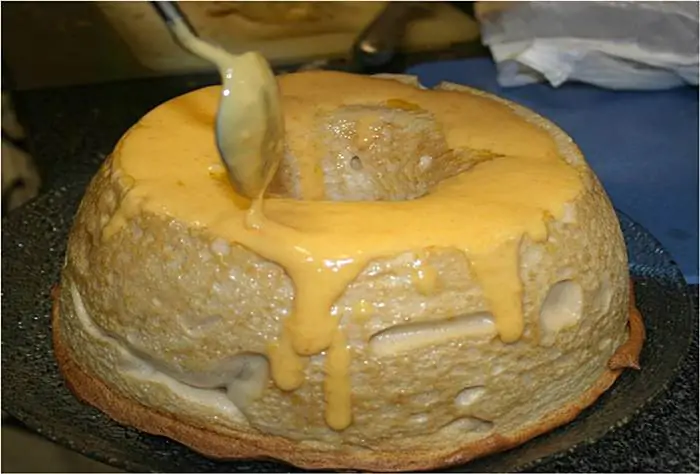Molotof com doce de ovos