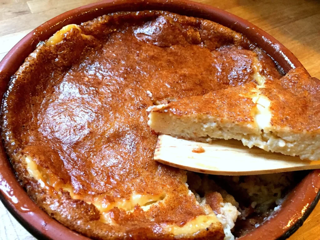 A tigelada é uma sobremesa tradicional portuguesa, especialmente popular na região do Centro de Portugal
